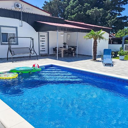 נין Holiday Home Matea By Interhome מראה חיצוני תמונה